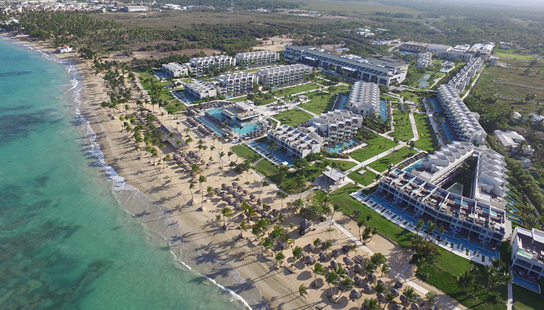 Excellence El Carmen adults-only all-inclusive resort with contemporary design and beachfront suites in Punta Cana.